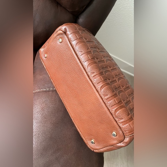 Carolina Herrera hand bag camel color, like new, camel color - Picture 3 of 7